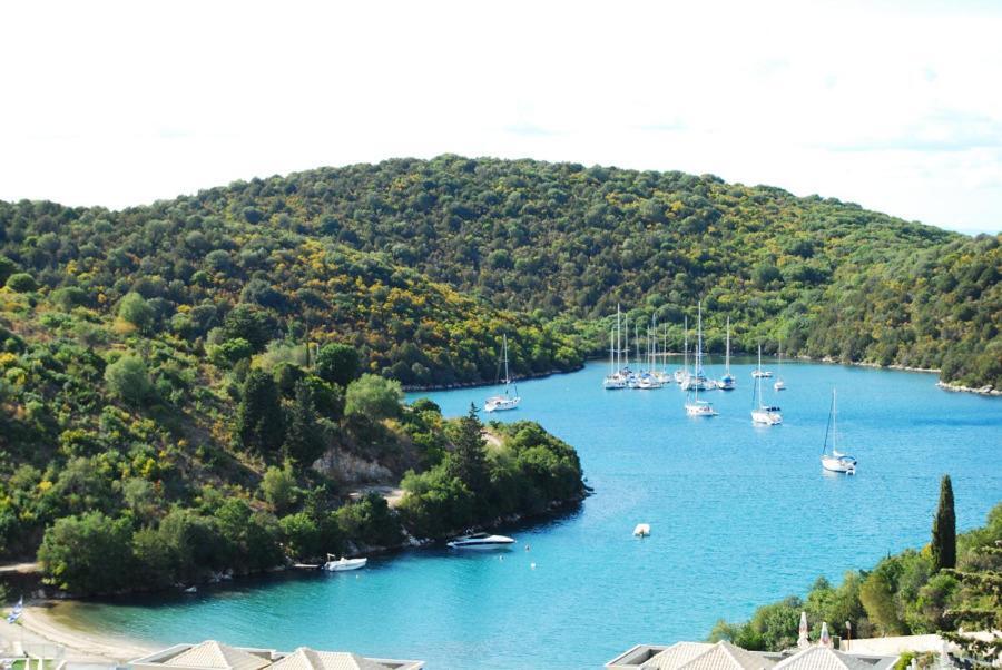 Saint Nicolas Sivota  Luaran gambar